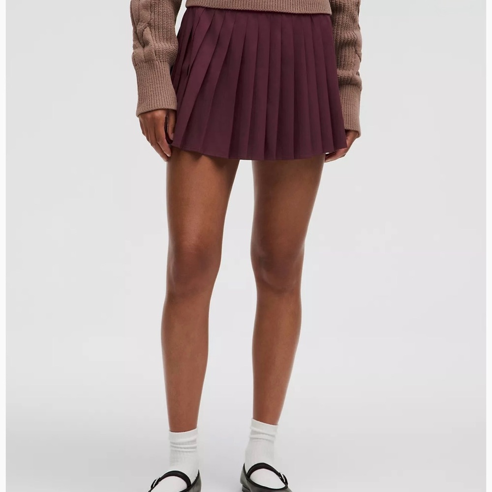 Lululemon Pleated Burgundy Skirt NWT⭐️